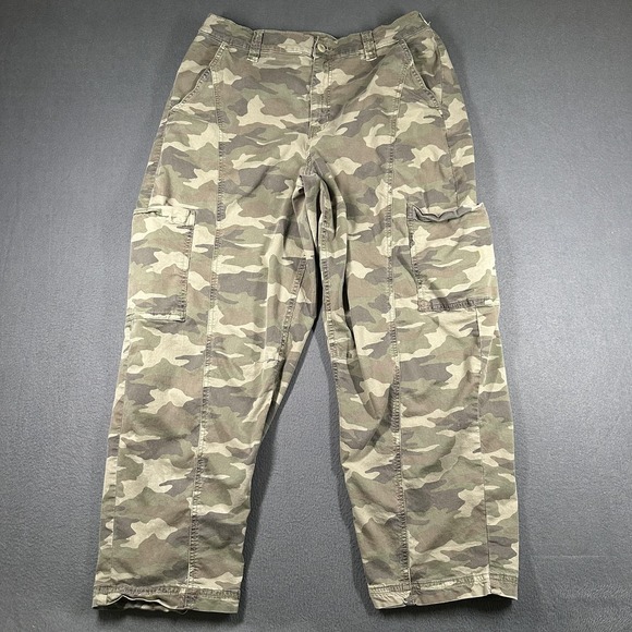 American Eagle Outfitters Pants - American Eagle Outfitters Cargo Pants Womens 12 Green Camo Barrel Stretch